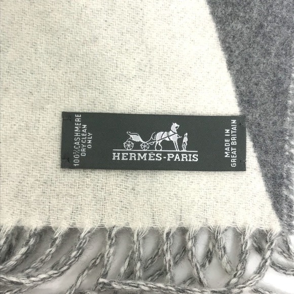 HERMES White Scarf - Picture 9 of 10